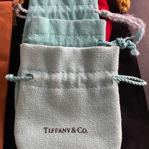 15 Velvety Drawstring Pouch 2 Tiffany & Co - Picture 9 of 14